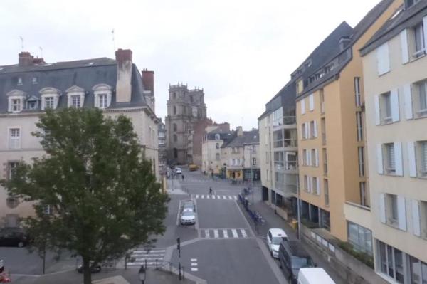 Location - Appartement 3 pièces 73 m 2 RENNES (35000)
