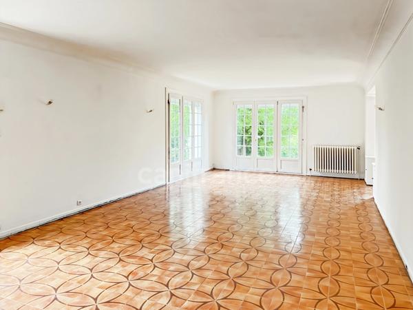 À VENDRE - CUCQ - MAISON INDIVIDUELLE SEMI PLAIN-PIED 142 M2 - 6 PIÈCES - SOUS SOL - JARDIN CLOS