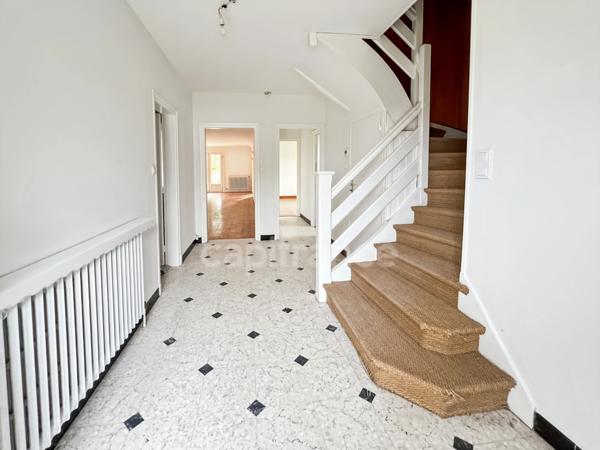 À VENDRE - CUCQ - MAISON INDIVIDUELLE SEMI PLAIN-PIED 142 M2 - 6 PIÈCES - SOUS SOL - JARDIN CLOS