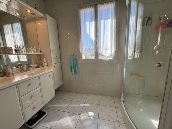 Maison L'Isle Jourdain T6/7, 5 chambres, 130 m², garage, terrain 800 m²