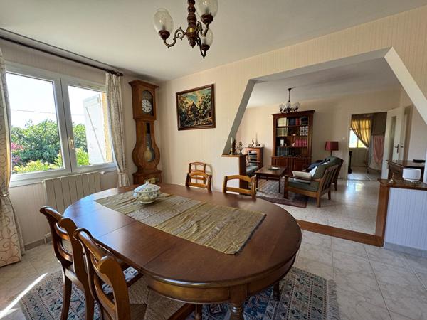 Maison L'Isle Jourdain T6/7, 5 chambres, 130 m², garage, terrain 800 m²