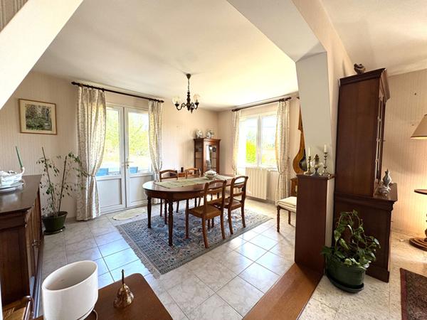 Maison L'Isle Jourdain T6/7, 5 chambres, 130 m², garage, terrain 800 m²