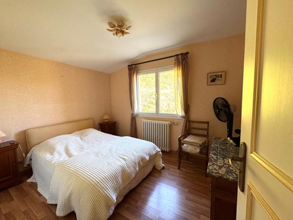 Maison L'Isle Jourdain T6/7, 5 chambres, 130 m², garage, terrain 800 m²