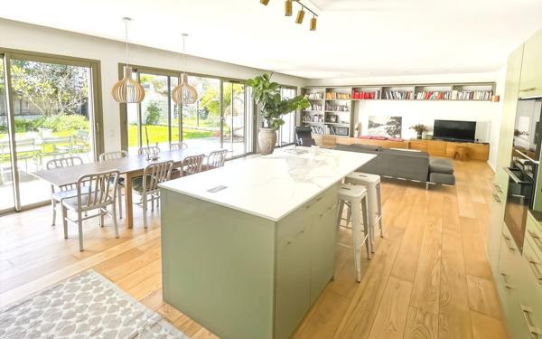 Maison à vendre    6 pièces • 197 m2 Toulouse