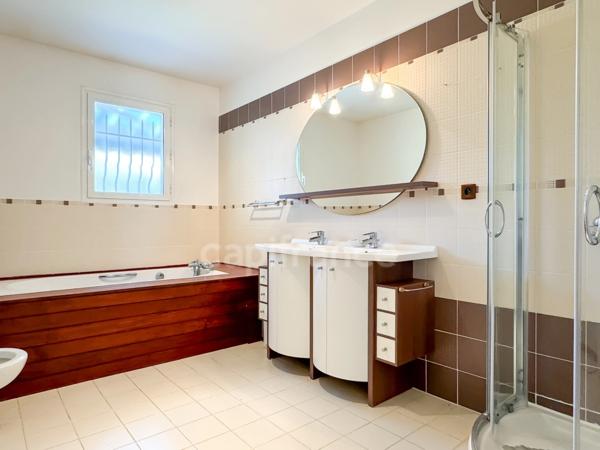 Maison à vendre 5 pièces ROYAN (17)