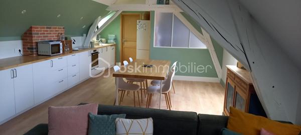 ❤️ COUP DE CŒUR – 48 m² – 3 CHAMBRES – RÉNOVÉ – CENTRE-VILLE – 79 000 €

DESCRIPTION
Vous recherchez un appartement rénové, chaleureux et plein de charme, idéalement situé en centre-ville ?
Ce bien mérite une visite ! ❤️

Situé au 3ᵉ étage sans ascenseur, cet appartement de 48 m² entièrement refait à neuf offre une atmosphère particulièrement agréable grâce à sa décoration soignée, ses beaux aménagements et son ambiance chaleureuse.

Il se compose d'une belle pièce de vie avec cuisine et espace repas, de 3 petites chambres, d'une salle de bains et de WC séparés.

Les espaces sous pente ont été intelligemment aménagés avec des rangements sur mesure, permettant d'optimiser parfaitement la surface.

La rénovation mêle harmonieusement bois, parquet et éléments décoratifs contemporains, donnant à l'appartement beaucoup de personnalité.

📍 Emplacement privilégié en plein centre-ville de Charleville-Mézières, à proximité immédiate des commerces et commodités.

⭐ LES ATOUTS

• Appartement de 48 m² entièrement rénové
• 3 petites chambres
• Belle pièce de vie avec cuisine intégrée
• Décoration soignée et chaleureuse
• Rangements optimisés
• Salle de bains trés fonctionnelle
• WC séparés
• 3ᵉ étage sans ascenseur
• Plein centre-ville

💰 Prix : 79 000 € frais d'agence inclus
🏢 Charges de copropriété : 206 € / trimestre
⚡ DPE : E

Un bien atypique et plein de charme, prêt à vivre, qui conviendra aussi bien à un premier achat qu'à un investissement locatif.

👉 À découvrir rapidement ! Une visite vous permettra de mesurer tout le potentiel et le charme de cet appartement.