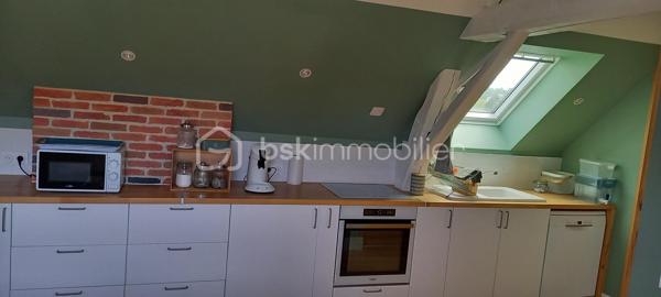 ❤️ COUP DE CŒUR – 48 m² – 3 CHAMBRES – RÉNOVÉ – CENTRE-VILLE – 79 000 €

DESCRIPTION
Vous recherchez un appartement rénové, chaleureux et plein de charme, idéalement situé en centre-ville ?
Ce bien mérite une visite ! ❤️

Situé au 3ᵉ étage sans ascenseur, cet appartement de 48 m² entièrement refait à neuf offre une atmosphère particulièrement agréable grâce à sa décoration soignée, ses beaux aménagements et son ambiance chaleureuse.

Il se compose d'une belle pièce de vie avec cuisine et espace repas, de 3 petites chambres, d'une salle de bains et de WC séparés.

Les espaces sous pente ont été intelligemment aménagés avec des rangements sur mesure, permettant d'optimiser parfaitement la surface.

La rénovation mêle harmonieusement bois, parquet et éléments décoratifs contemporains, donnant à l'appartement beaucoup de personnalité.

📍 Emplacement privilégié en plein centre-ville de Charleville-Mézières, à proximité immédiate des commerces et commodités.

⭐ LES ATOUTS

• Appartement de 48 m² entièrement rénové
• 3 petites chambres
• Belle pièce de vie avec cuisine intégrée
• Décoration soignée et chaleureuse
• Rangements optimisés
• Salle de bains trés fonctionnelle
• WC séparés
• 3ᵉ étage sans ascenseur
• Plein centre-ville

💰 Prix : 79 000 € frais d'agence inclus
🏢 Charges de copropriété : 206 € / trimestre
⚡ DPE : E

Un bien atypique et plein de charme, prêt à vivre, qui conviendra aussi bien à un premier achat qu'à un investissement locatif.

👉 À découvrir rapidement ! Une visite vous permettra de mesurer tout le potentiel et le charme de cet appartement.