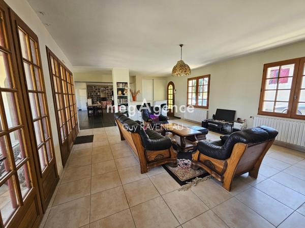 Maison à Montreuil-Bellay, 49260 - 8 pièces 169m²