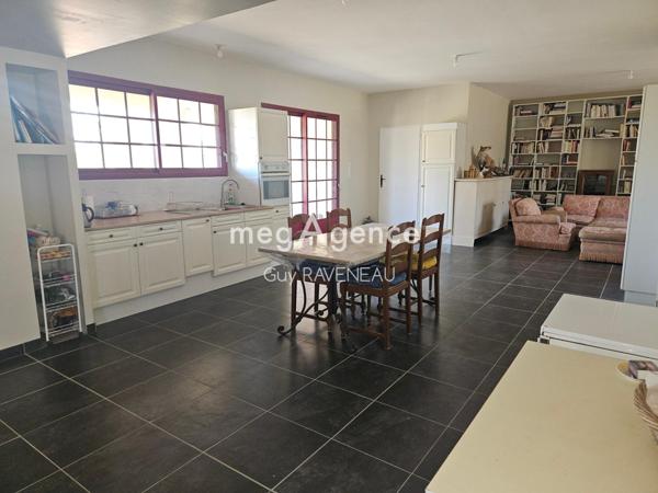 Maison à Montreuil-Bellay, 49260 - 8 pièces 169m²