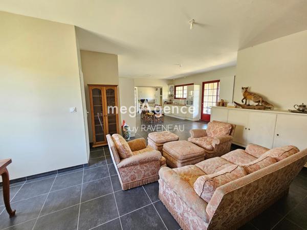 Maison à Montreuil-Bellay, 49260 - 8 pièces 169m²