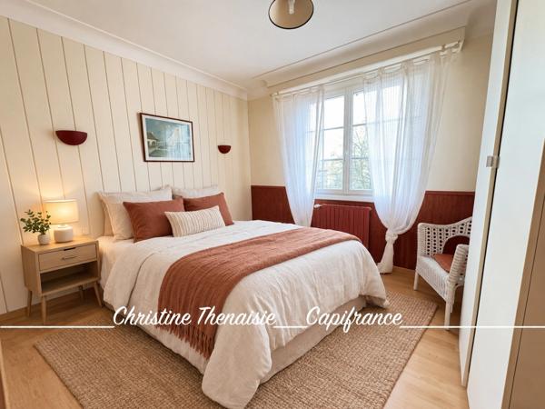Maison à vendre sur un terrain de 2000 m2 - 4 chambres - Bureau - 3 salles d'eau - 3 wc - Dépendance de 110 m2 et garages LA GARNACHE (85)
