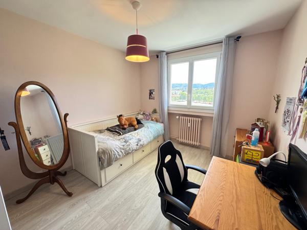 Unieux : Bel appartement avec Grand Balcon