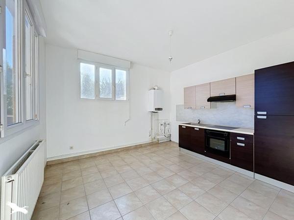 Immeuble à vendre 161 250 € Barbezieux-Saint-Hilaire 259 m² DPE D