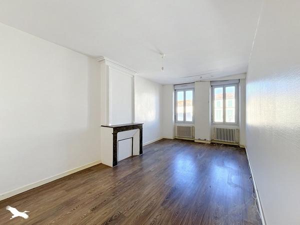 Immeuble à vendre 161 250 € Barbezieux-Saint-Hilaire 259 m² DPE D