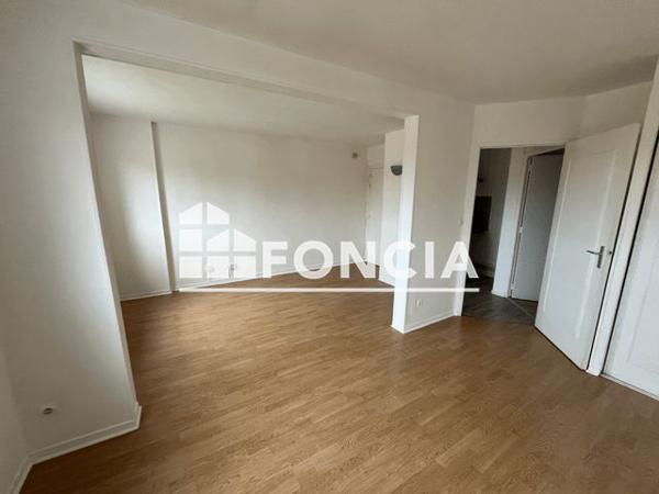 Location Studio 28.3 m² - 50 RUE DE GOURNAY Corbeil-essonnes 91100