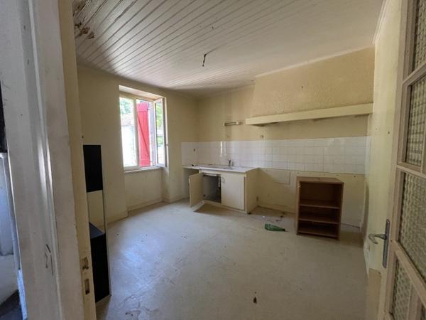 Maison à vendre |  Laval-de-Cère |  5 pièces | 104 m²