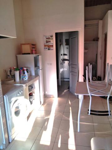 Appartement 2 pièces ST MAXIMIN LA STE BAUME (83) Proche toutes commodités Vendu avec contrat de location meublée-