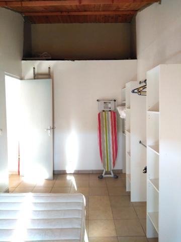 Appartement 2 pièces ST MAXIMIN LA STE BAUME (83) Proche toutes commodités Vendu avec contrat de location meublée-