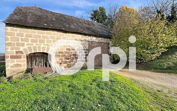 Maison à vendre    2 pièces •  Ussac