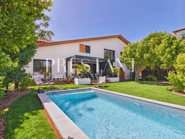 Maison familiale avec piscine et jardin paysager, ANGLET