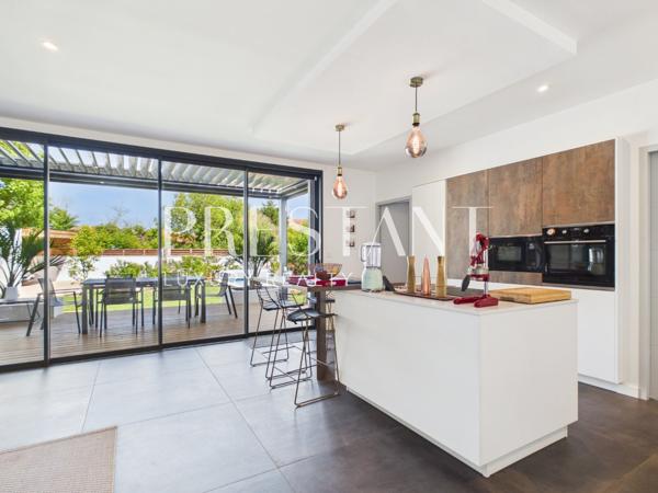 Maison familiale avec piscine et jardin paysager, ANGLET