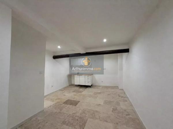 Vente                                                      Maison de ville
                        
                     2 pièces                      69 m2                     à Apt