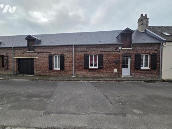 Maison mitoyenne à rénover à CRIEL SUR MER, proche des commerces.