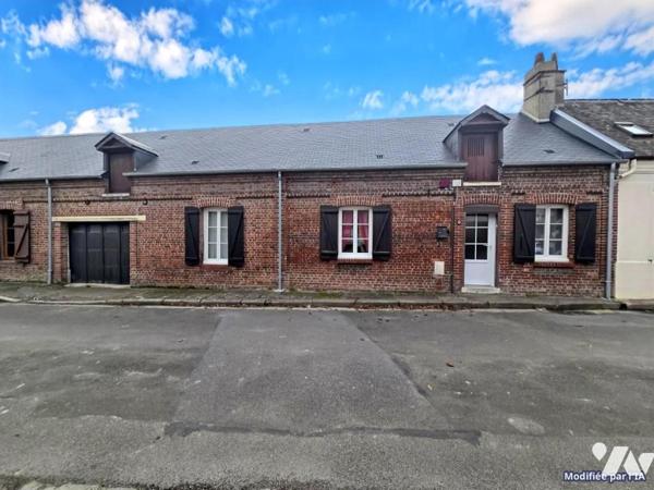 Maison mitoyenne à rénover à CRIEL SUR MER, proche des commerces.