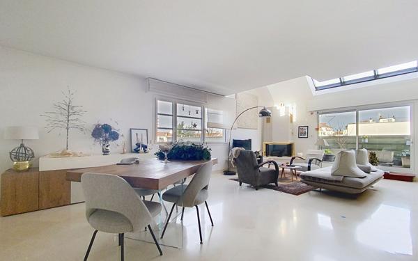 Appartement à vendre    4 pièces • 142,10 m2 Clamart