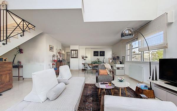 Appartement à vendre    4 pièces • 142,10 m2 Clamart