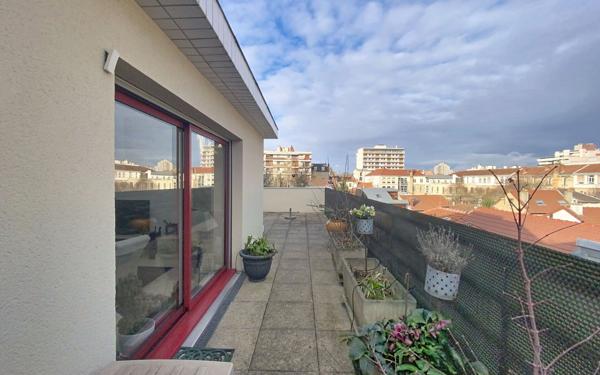 Appartement à vendre    4 pièces • 142,10 m2 Clamart