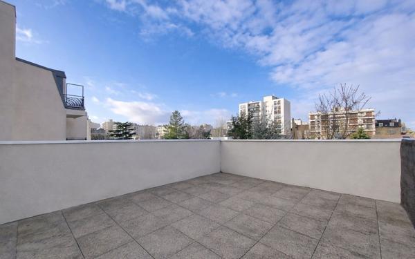 Appartement à vendre    4 pièces • 142,10 m2 Clamart