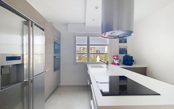 Appartement à vendre    4 pièces • 142,10 m2 Clamart