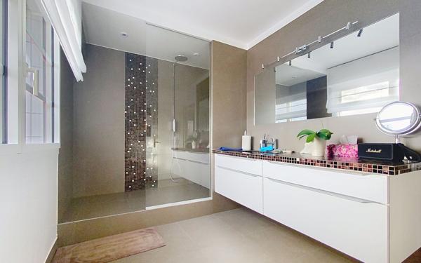 Appartement à vendre    4 pièces • 142,10 m2 Clamart