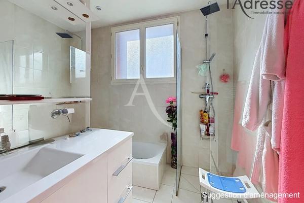 SURESNES MONT-VALÉRIEN - Meulière de 161m² Carrez 6 pièces avec parcelle de 227m²