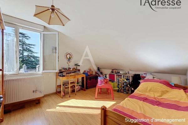 SURESNES MONT-VALÉRIEN - Meulière de 161m² Carrez 6 pièces avec parcelle de 227m²