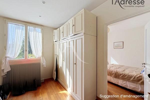SURESNES MONT-VALÉRIEN - Meulière de 161m² Carrez 6 pièces avec parcelle de 227m²