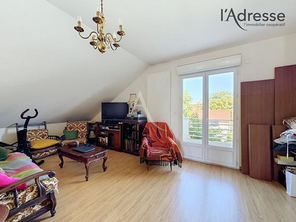 SURESNES MONT-VALÉRIEN - Meulière de 161m² Carrez 6 pièces avec parcelle de 227m²