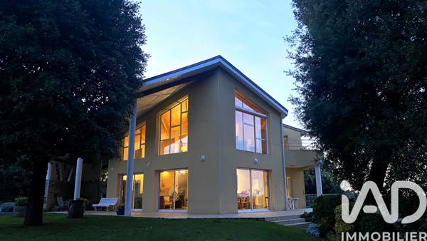 Maison à vendre 7 pièces 311 m² Châteaubernard