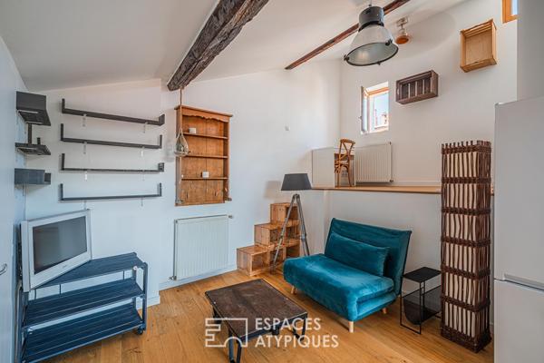 Appartement atypique en dernier étage dans le centre ville historique