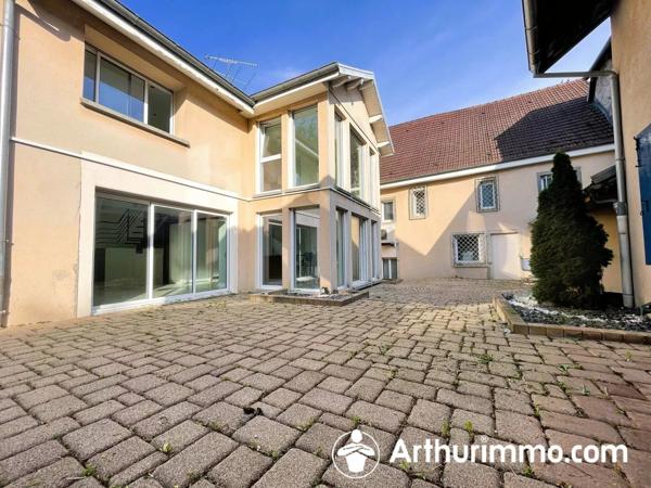 Vente                                                      Maison
                        
                     7 pièces                      206 m2                     à Dasle