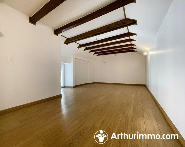 Vente                                                      Maison
                        
                     7 pièces                      206 m2                     à Dasle