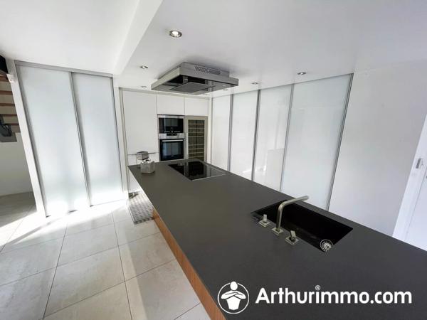 Vente                                                      Maison
                        
                     7 pièces                      206 m2                     à Dasle