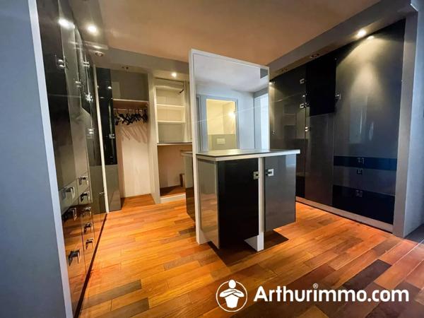 Vente                                                      Maison
                        
                     7 pièces                      206 m2                     à Dasle