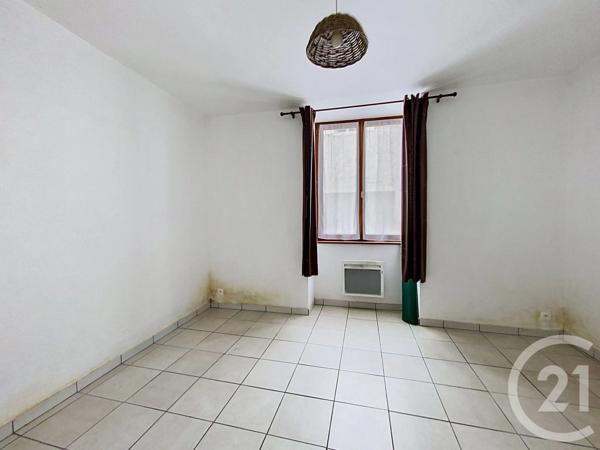 Immeuble à vendre  99 m 2   NEMOURS  - 77