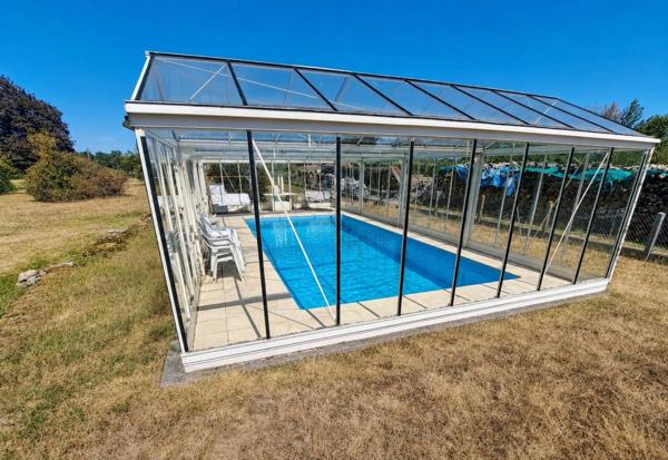 Vous recherchez le calme, la nature et un cadre de vie paisible ? Cette propriété au beau potentiel n'attend plus que vous !