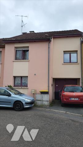 VALENTIGNEY, maison mitoyenne cinq pièces sur 1a 32ca de terrain