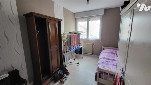 VALENTIGNEY, maison mitoyenne cinq pièces sur 1a 32ca de terrain