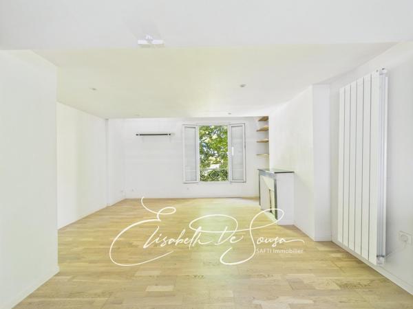 DUPLEX ATYPIQUE DE 2/3 PIECES