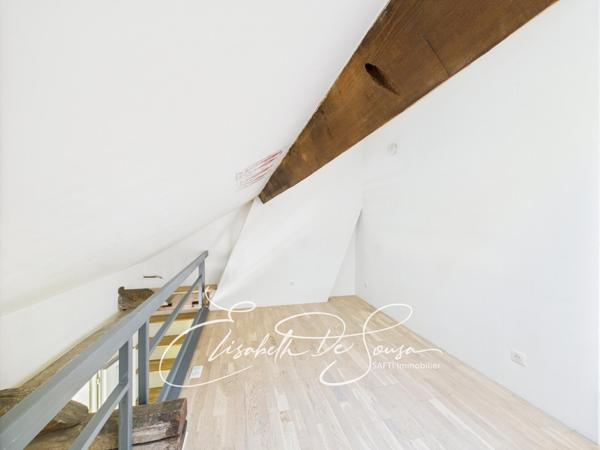 DUPLEX ATYPIQUE DE 2/3 PIECES